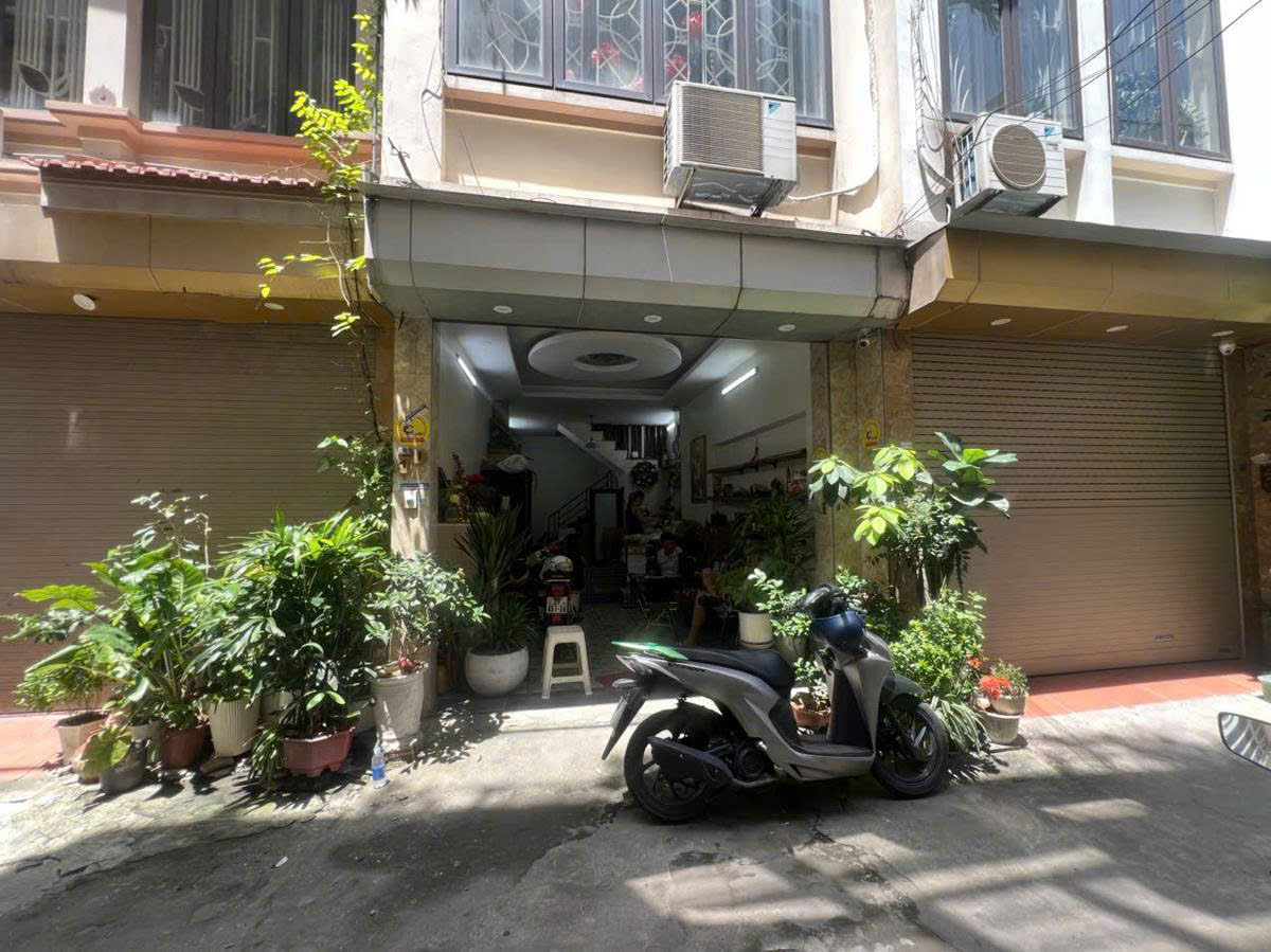 BÁN NHÀ BỒ ĐỀ LONG BIÊN Ô TÔ 7 CHỖ VÀO NHÀ