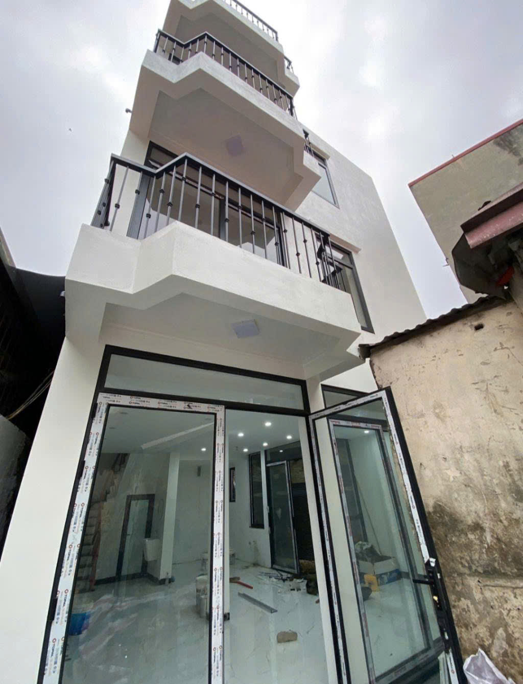 Hàng hiếm Nhà Tây Hồ trích Sài 91m, 4 tầng, Nhà xây chắc chắn full đồ!