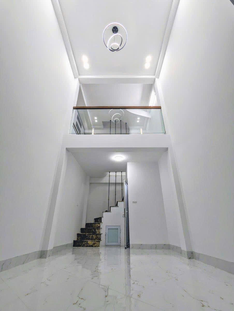 Nhà Mặt phố Tôn Đức Thắng Đống Đa 50m2 3 tầng mặt tiền 3.7m