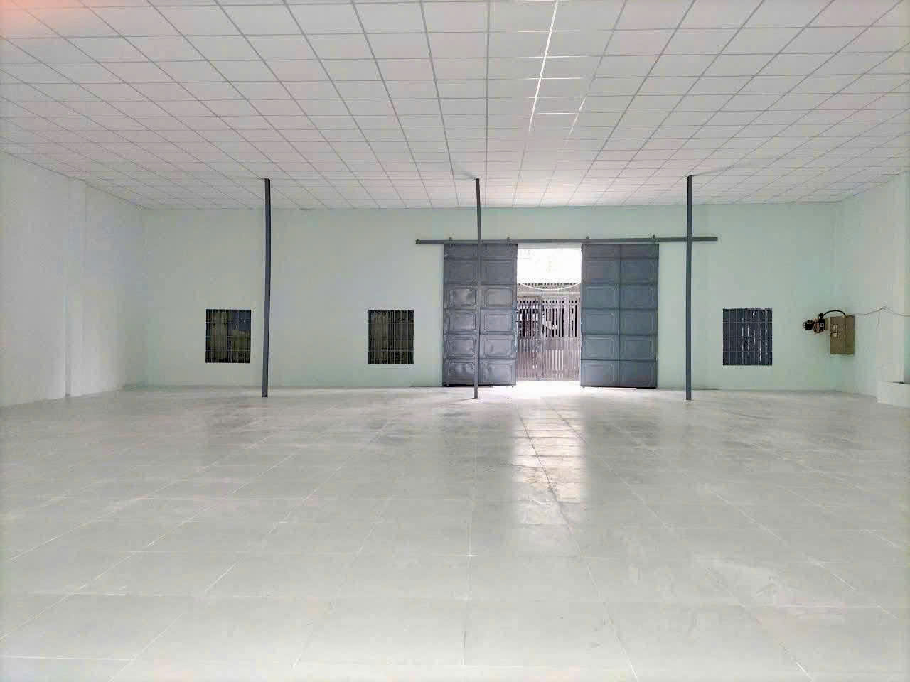 CHO THUÊ KHO XƯỞNG MỚI 16 x 16M TRUNG MỸ TÂY, Q12 ĐƯỜNG XE TẢI GẦN TÂN BÌNH