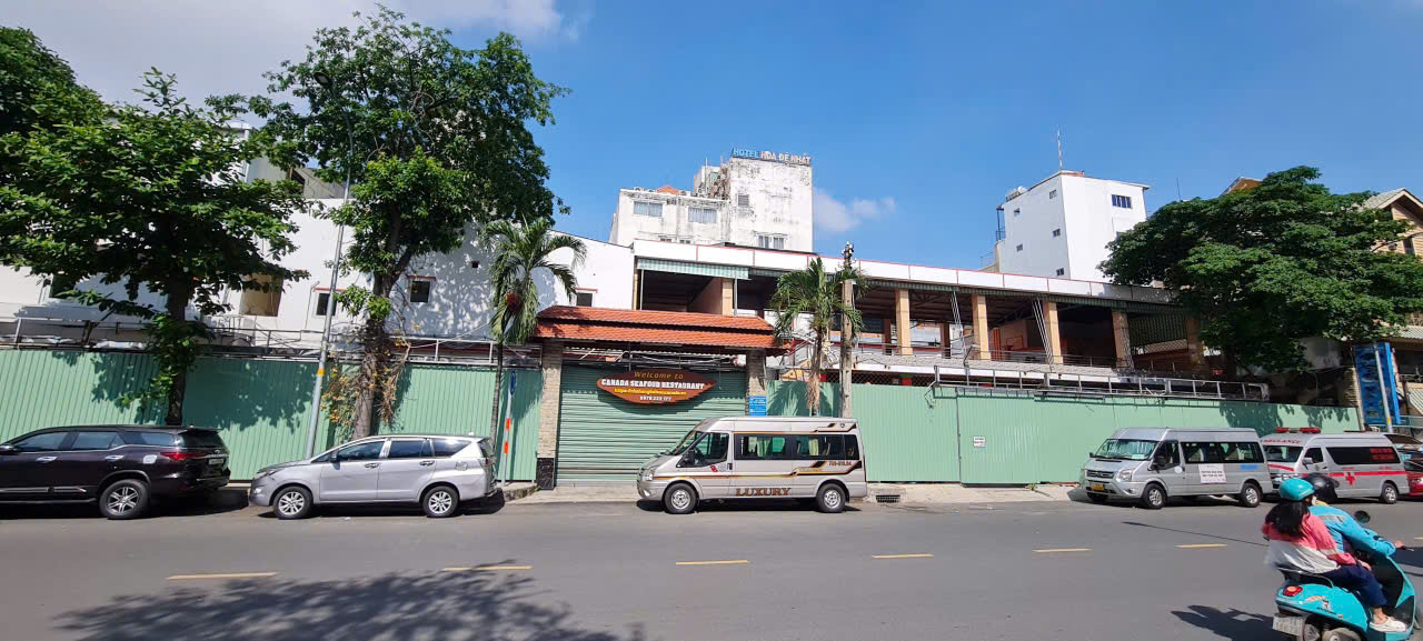 CHO THUÊ MẶT BẰNG LỚN – 2 MẶT TIỀN ĐƯỜNG KHUÔNG VIỆT – HOÀNG VIỆT, TÂN BÌNH