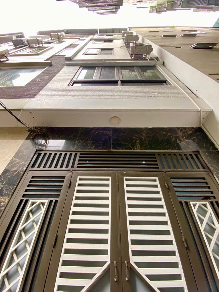 Bán tòa CHDV 6 tầng phố Quan Hoa, Cầu Giấy, ngay gần phố, dòng tiền ổn định, 37m, 10 tỷ