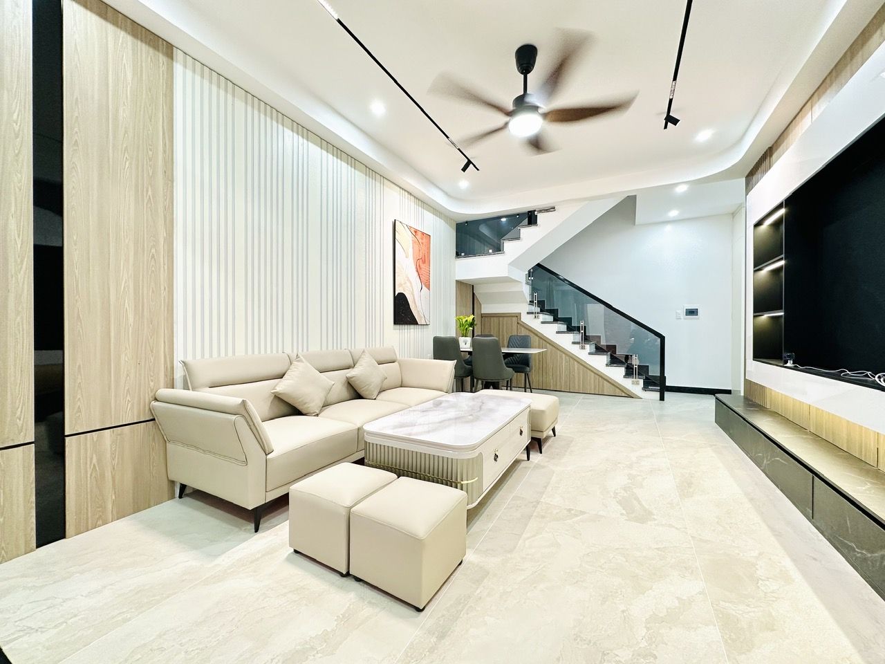 NHÀ ĐẸP 4 TẦNG XÂY MỚI PHỐ TRẦN NGUYÊN HÃN - LÊ CHÂN - HẢI PHÒNG