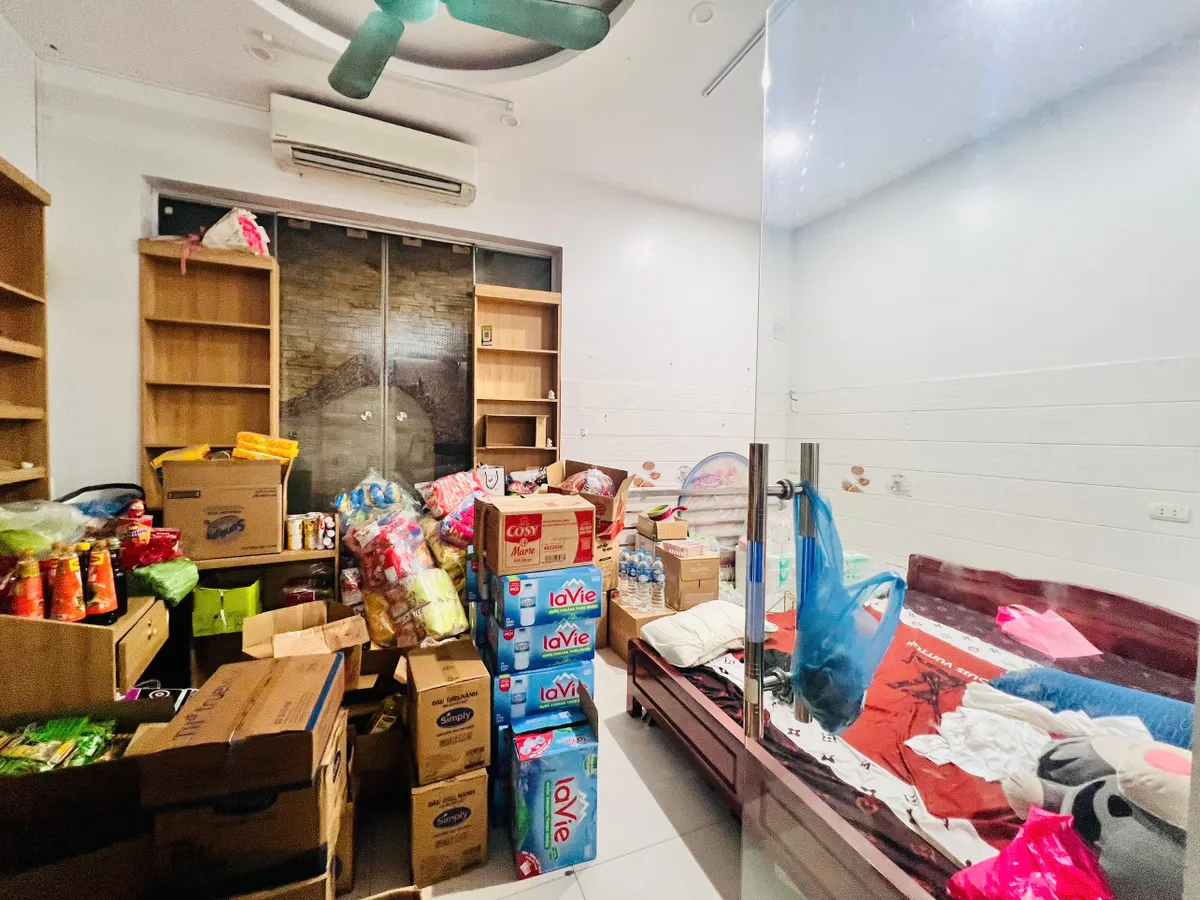 Bán Nhà Trần Quốc Hoàn. Cầu Giấy. 5 Tầng Thang Máy. Ô Tô. DT 100m2. MT 5,6m. Giá 29,3 Tỷ.