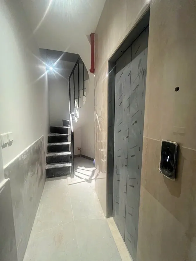 Bán Nhà Hồ Đắc Di 39m2. 7 tầng. mặt tiền 4m. giá 14.5 tỷ Đống Đa Hà Nội