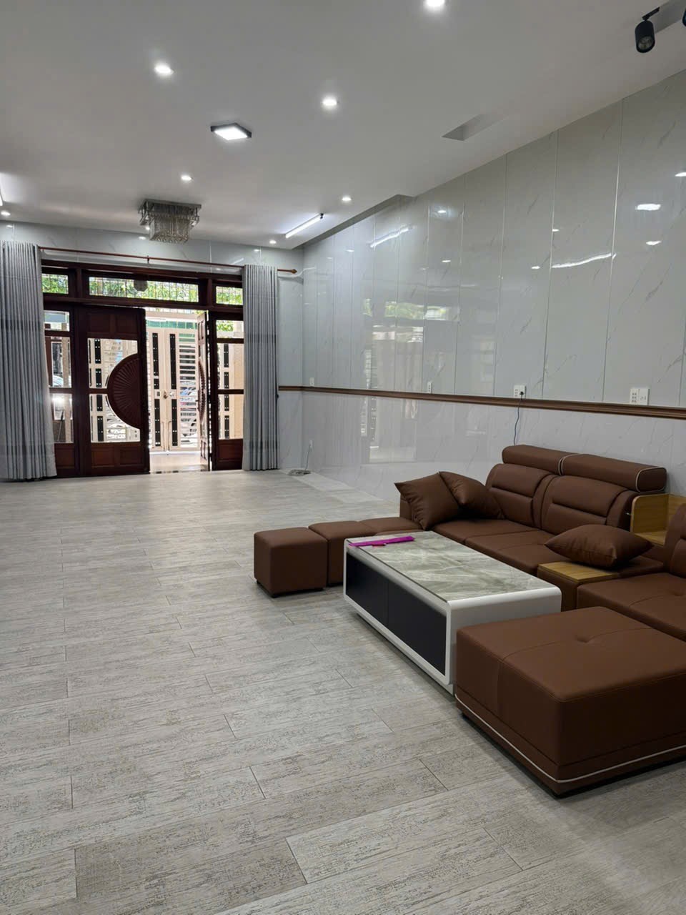 SIÊU PHẨM NHÀ 3 TẦNG ĐẸP TẠI HÒA XUÂN – GIÁ CHỈ 6,18 TỶ