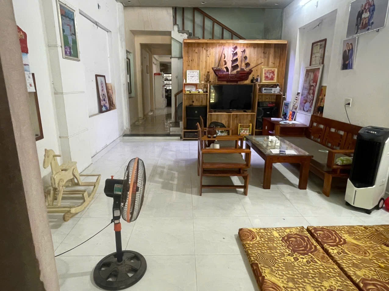 Bán đất tặng nhà 2 tầng, MT Hoàng Công Chất, ngay bãi tắm Sơn Thủy, 90m2, chỉ 7 tỷ