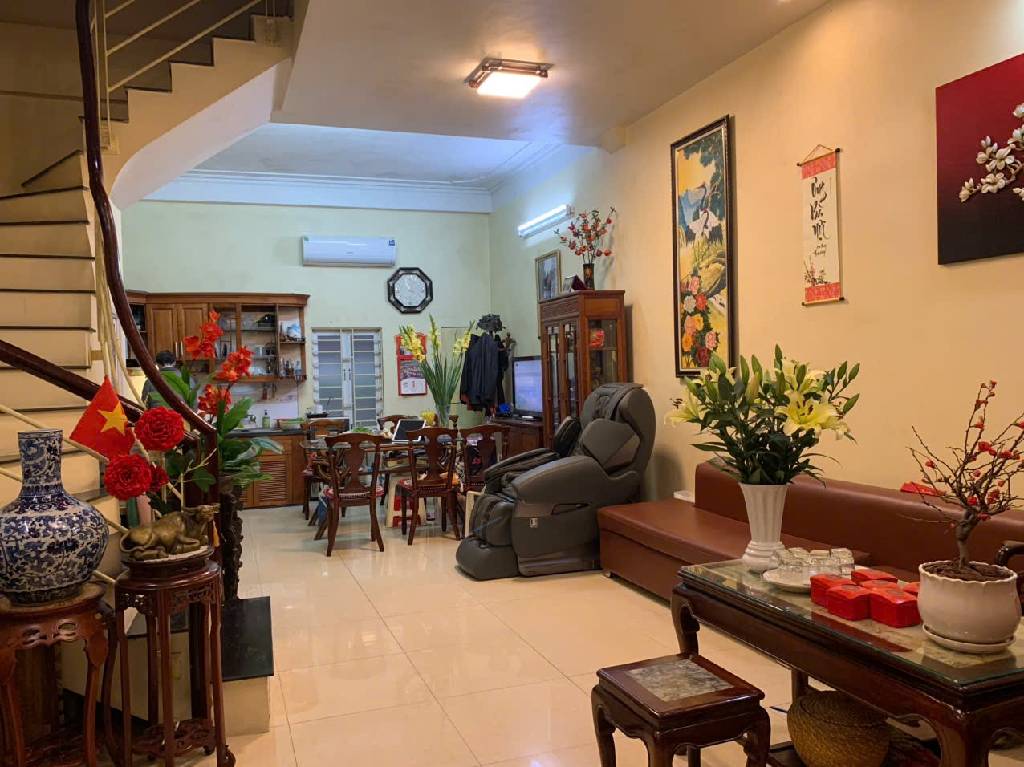 Bán nhà Nguyễn Lân, Phân Lô, Ô tô, gần Phố, 63m2, 18 tỷ(CTL)