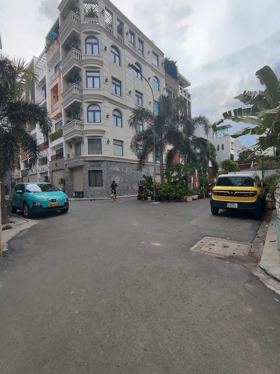 Nhà cấp 4, 1/ Đường số 1 p11 GV, 113m2, ngang lớn 8m, hẻm xe tải thông xe hơi né nhau, Chỉ 12.4tỷ