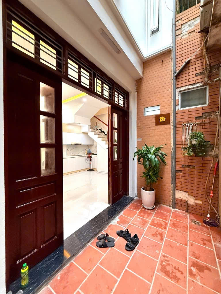 NHÀ ĐẸP - GIÁ TỐT - VỊ TRÍ ĐẮC ĐỊA Tại TRUNG TÂM ĐỐNG ĐA, NGÃ 4 SỞ, HÀ NỘI