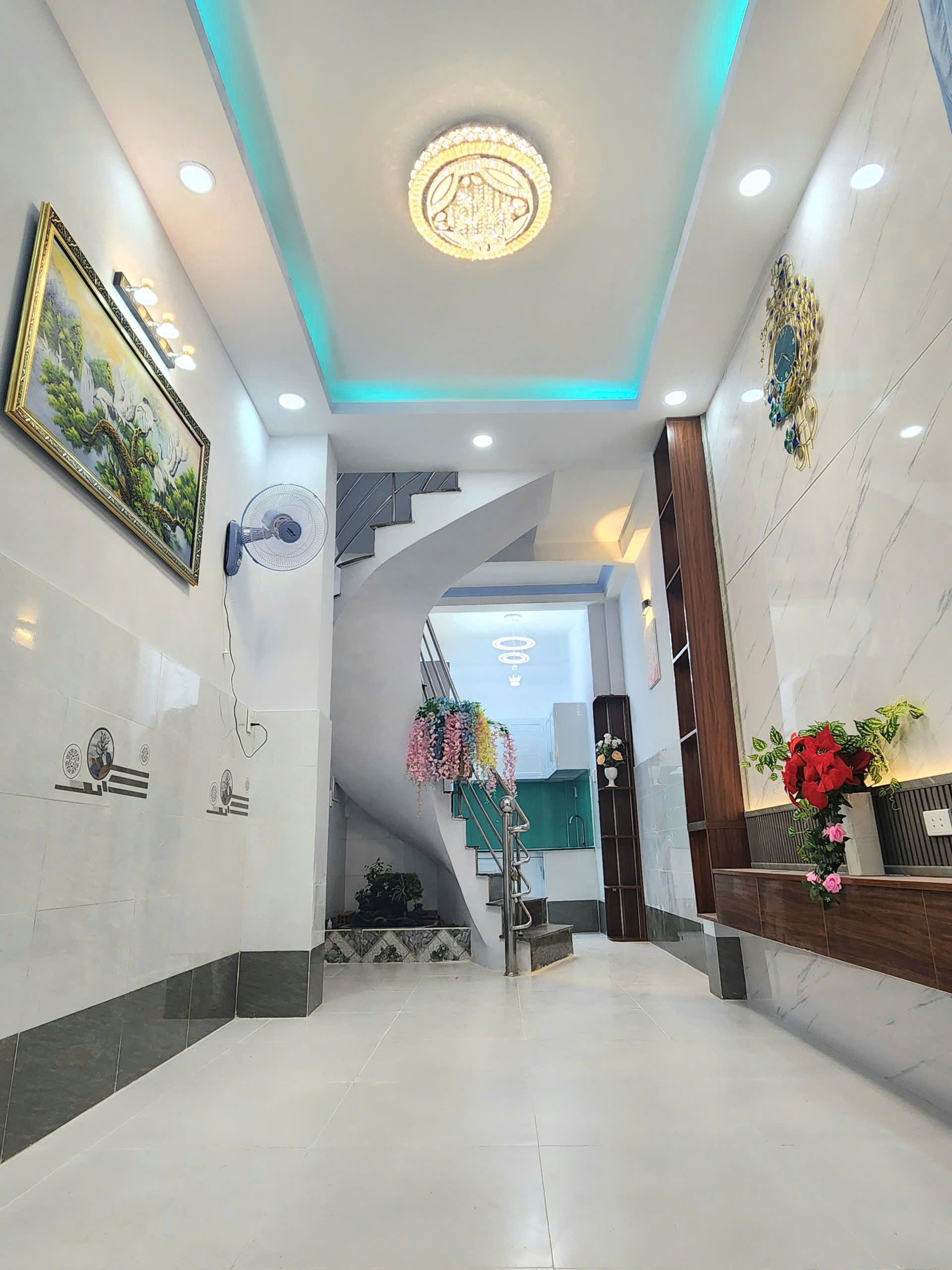 Nhà 4 tầng nở hậu, hẻm thông đường Tùng Thiện Vương, P13Q8. Giá 4,85 tỷ TL