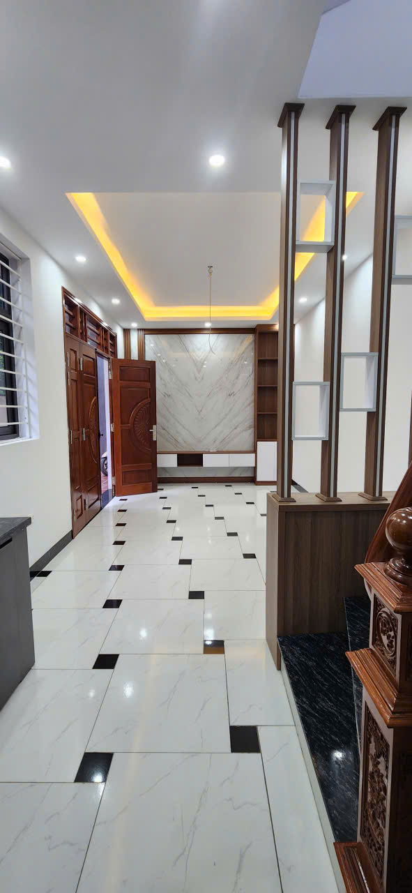 Bán nhà Di Trạch, Hoài Đức, phố Nhổn xây 5Tầng, 3 ngủ, 4 wc, chỉ 15m đường ô tô đỗ kinh doanh