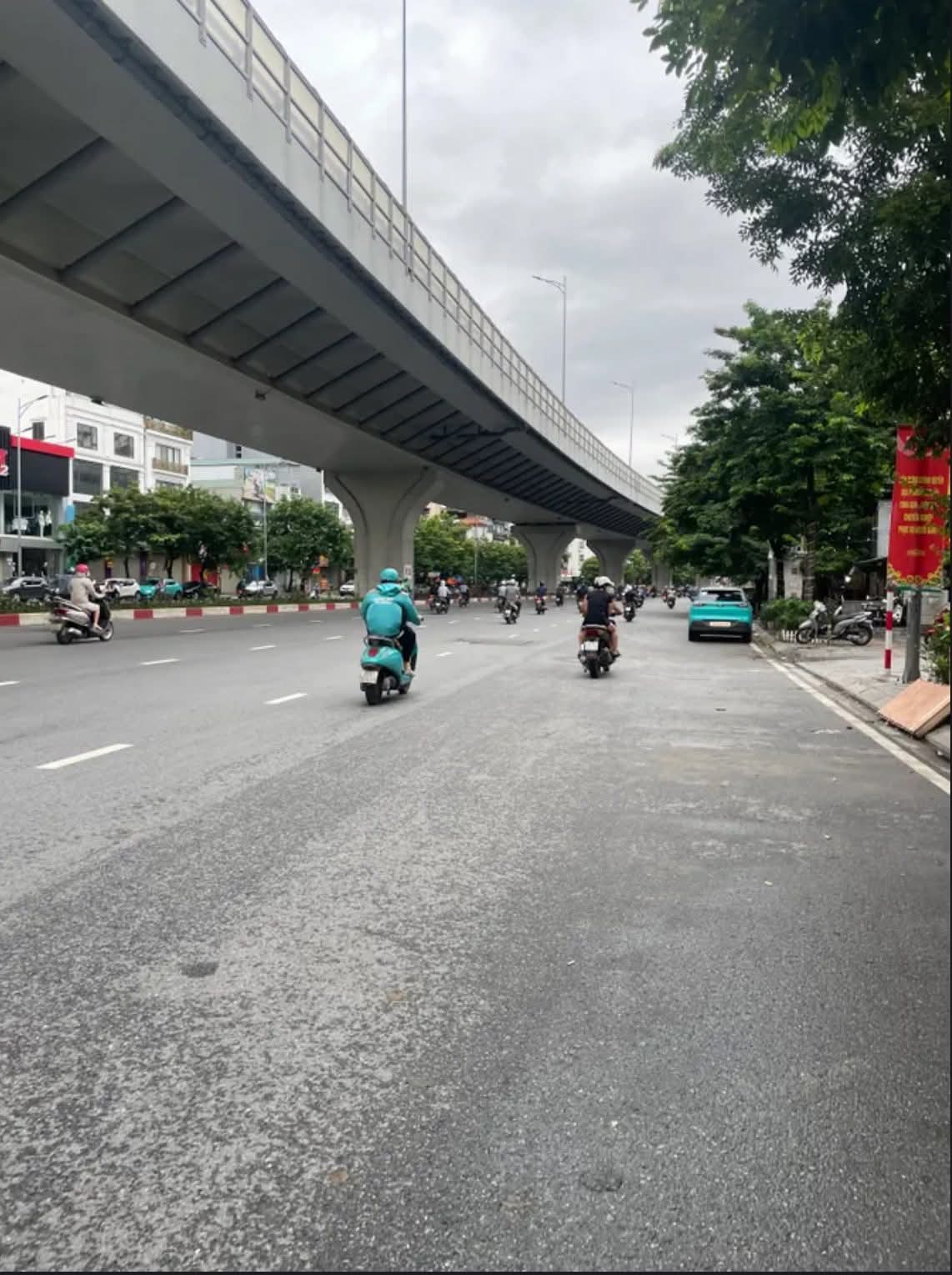 MINH KHAI - 2 BÀ TRƯNG - GẦN PHỐ - THANG MÁY