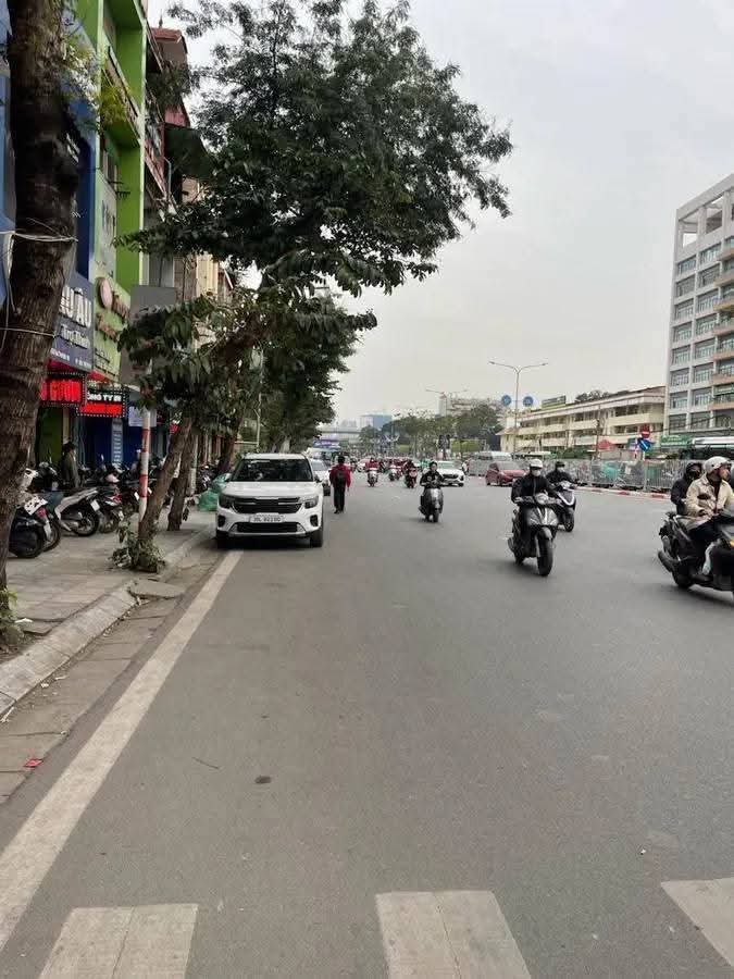 MẶT PHỐ GIẢI PHÓNG - LÔ GÓC - VỈA HÈ - KINH DOANH ĐỈNH