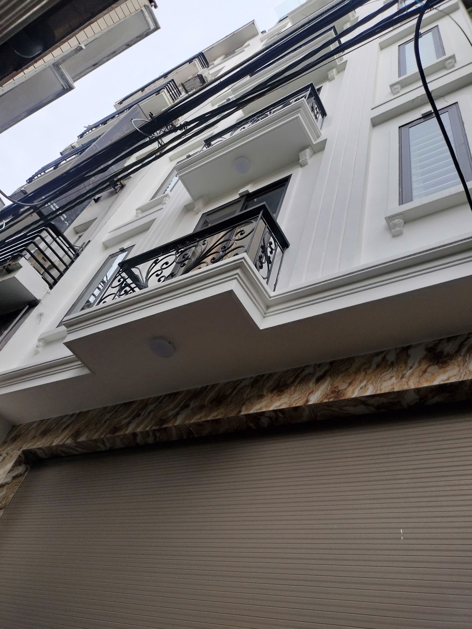 LẠC LONG QUÂN - 8 TẦNG THANG MÁY - NGÕ THÔNG Ô TÔ - DÒNG TIỀN - 45M² NHỈNH 22 TỈ