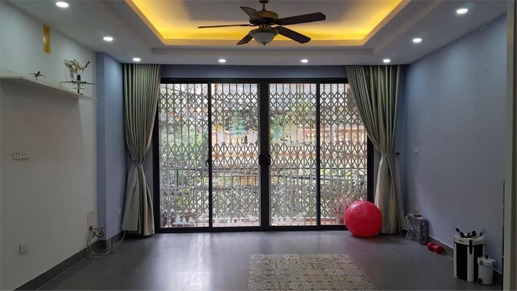Bán nhà Cầu Giấy 34m2, 4T, 2 mặt ngõ thoáng, ô tô vào tận cửa