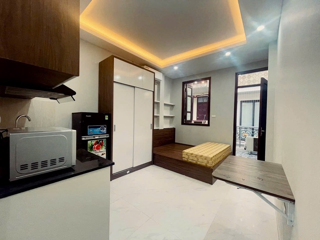 Bán căn CCMN 60m, 10 phòng khép kín full đồ, thang máy êm ru, dòng tiền ổn định, vài bước ra phố, khu Bách - Kinh - Xây