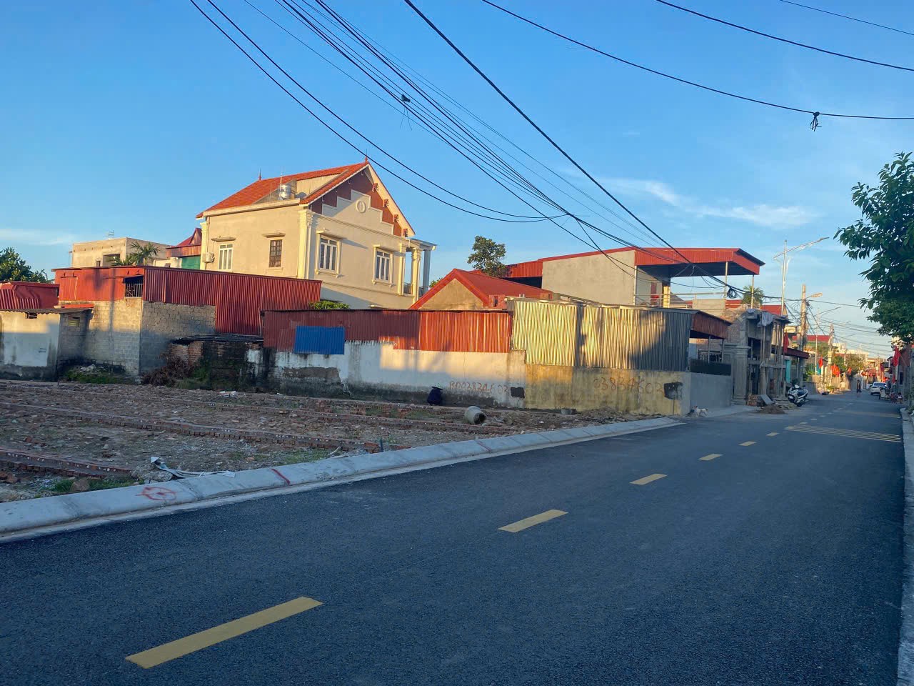 1.7x tỷ – 73.7m2 Tú Sơn Kiến Hải Zalo 0567222555