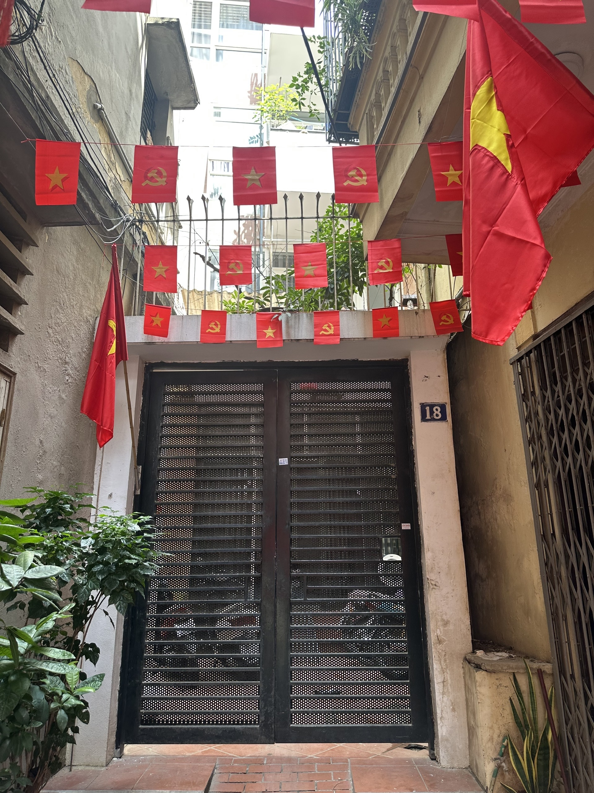 NHÀ NỞ HẬU – 7 PHÒNG KHÉP KÍN CHO THUÊ - NGÕ NÔNG THÔNG - Ô TÔ 2.5 TẤN ĐỖ CỬA_ 4 TẦNG- 53M2 – 10,5 TỶ.