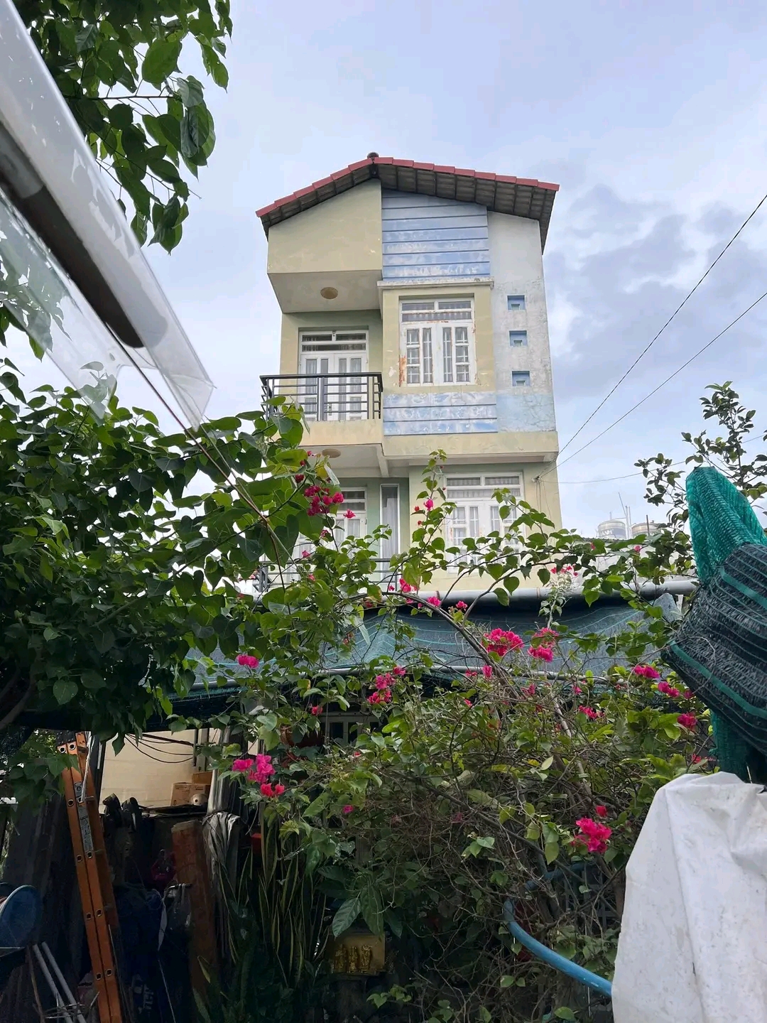 Căn nhà 3 tầng 5x30m Thị Trấn Hóc môn gần Tô ký Chủ bán giá 7.8 tỷ sổ đẹp.