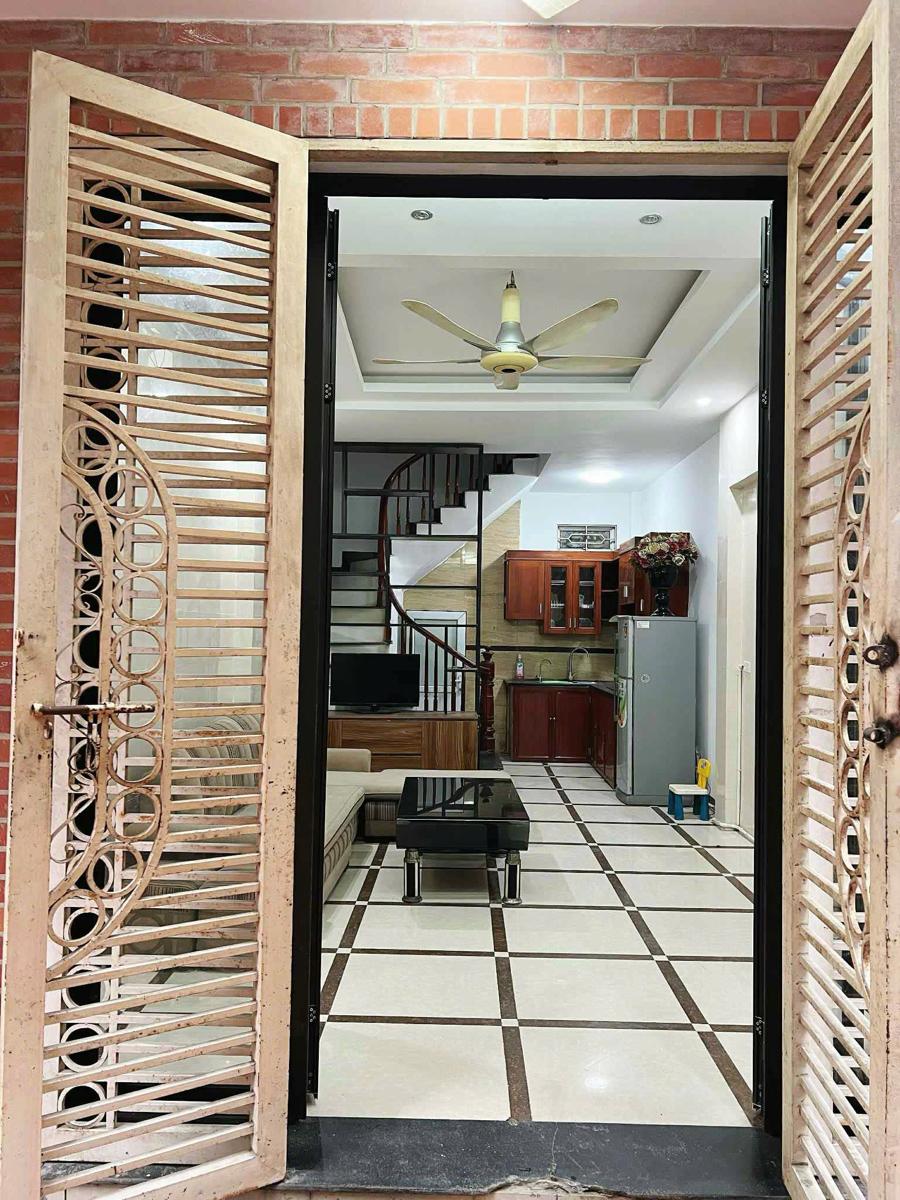 BÁN NHÀ LĨNH NAM, VĨNH HƯNG, OTO ĐỖ CỬA, NHÀ DÂN XÂY, GẦN TRƯỜNG, CHỢ, TẶNG NỘI THẤT