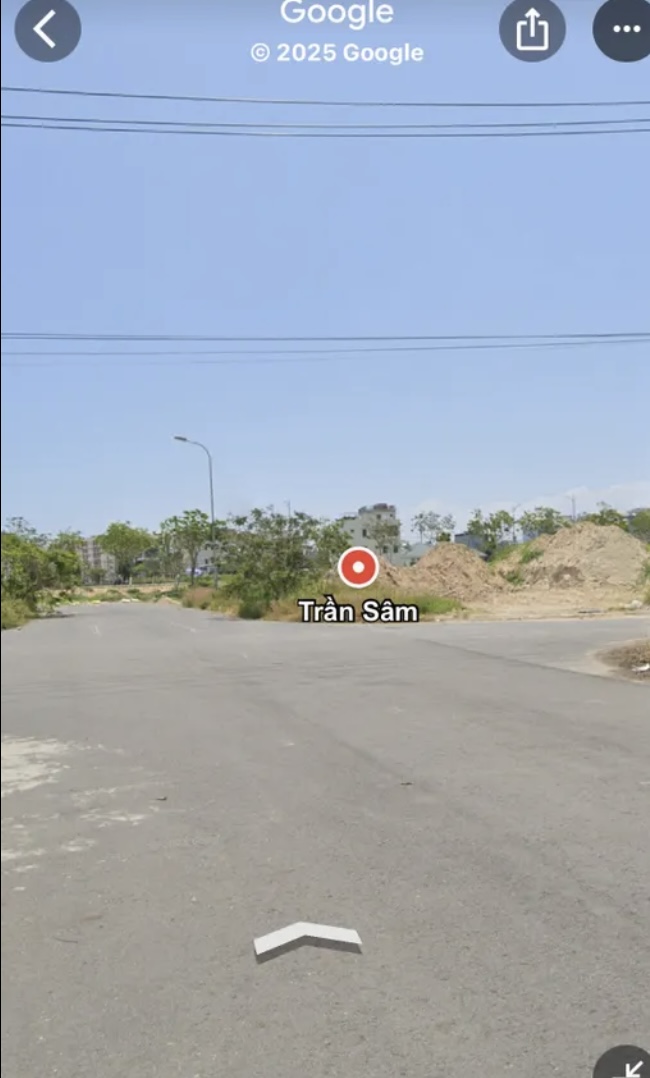 Lô đất khu biệt thự VIP Trần Sâm . DT:180m , ngang 10m