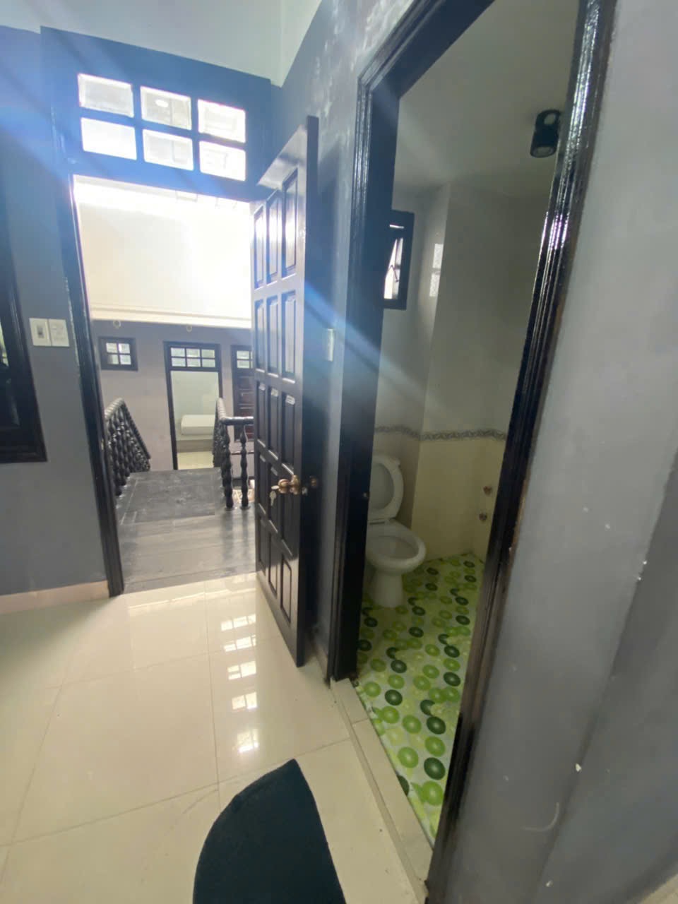 Nhà 2 tầng mặt tiền Ngô Quyền . Đang cho thuê 18tr/tháng