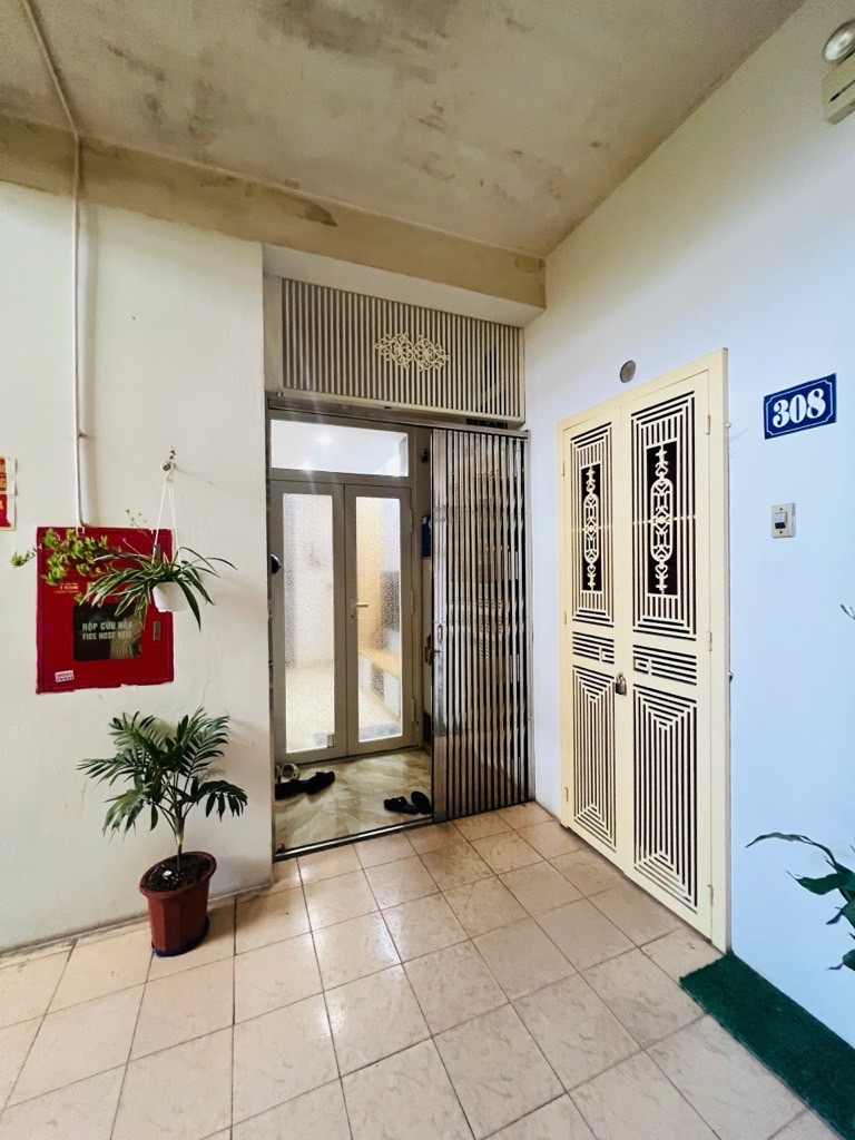 CHUNG CƯ HIẾM CÓ TRẦN QUÝ KIÊN-TRUNG TÂM CẦU GIẤY-Ô TÔ ĐỖ CỬA _ TẦNG 3-87/86M2-6.48 TỶ