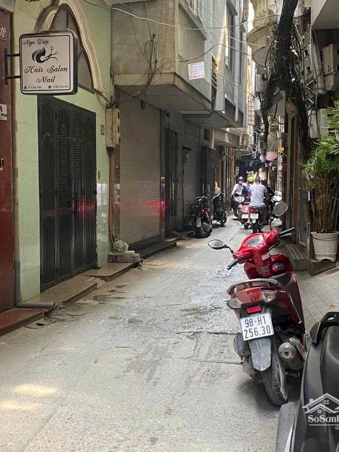 CĂN NHÀ 216TR/M - SỔ ĐẸP - CÓ 2 NGÕ ĐI - 4 TẦNG - GẦN PHỐ CÓ ĐIỂM GÌ ĐỂ CHÊ