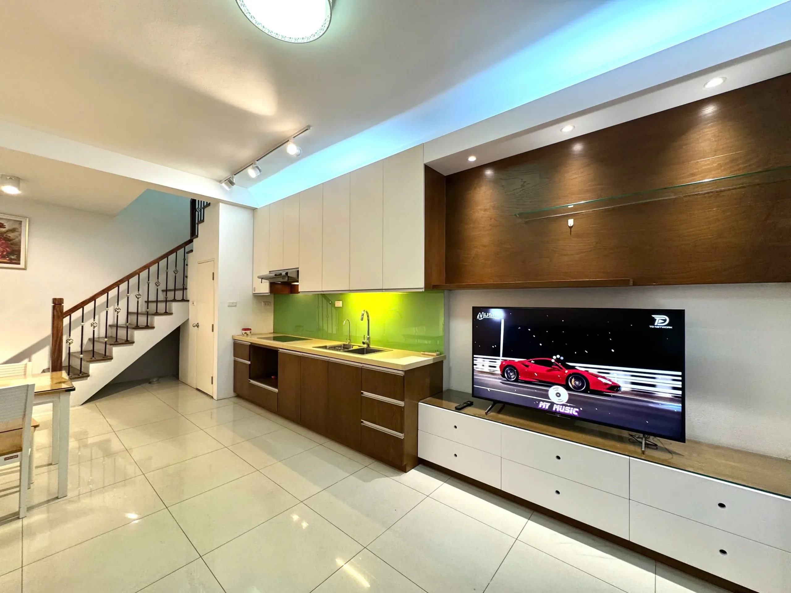BÁN NHÀ BỒ ĐỀ – LONG BIÊN 5 TẦNG CHỦ TỰ XÂY VỊ TRÍ VÀNG – TIỀM NĂNG SINH LỜI CAO