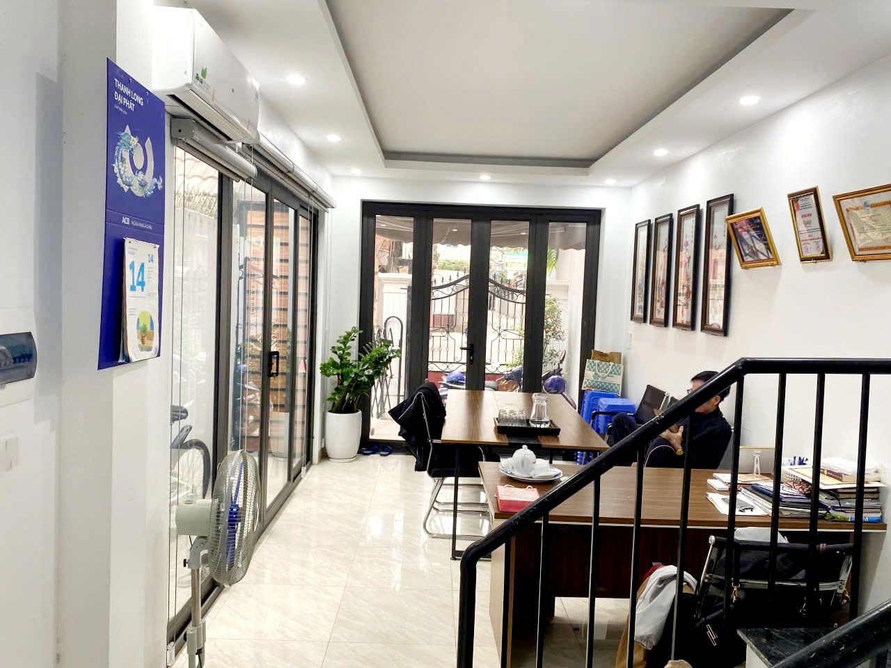 NHÀ MỚI ĐẸP- SANG XỊN- FULL NỘI THẤT- VÀO Ở LUÔN