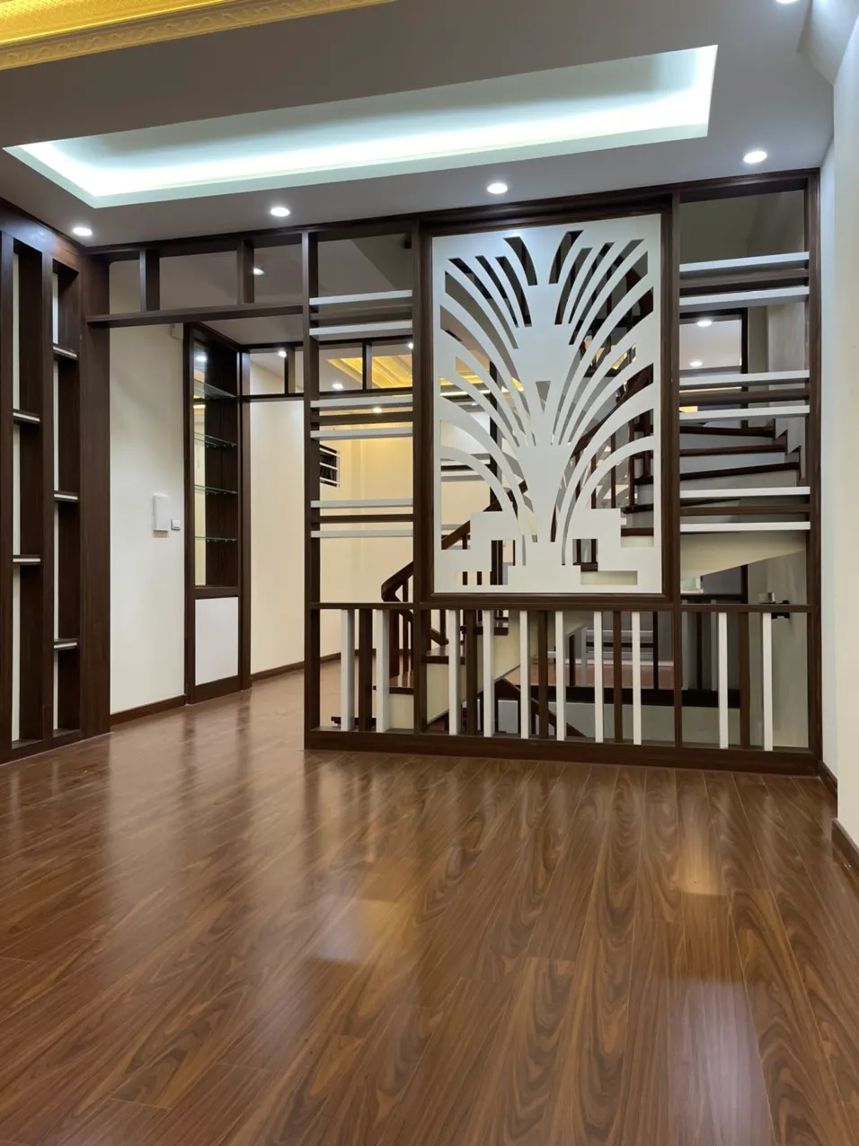 SIÊU PHẨM NGUYỄN SƠN – 50M² – 6 TẦNG THANG MÁY – Ô TÔ VÀO NHÀ – KINH DOANH ĐỈNH CAO