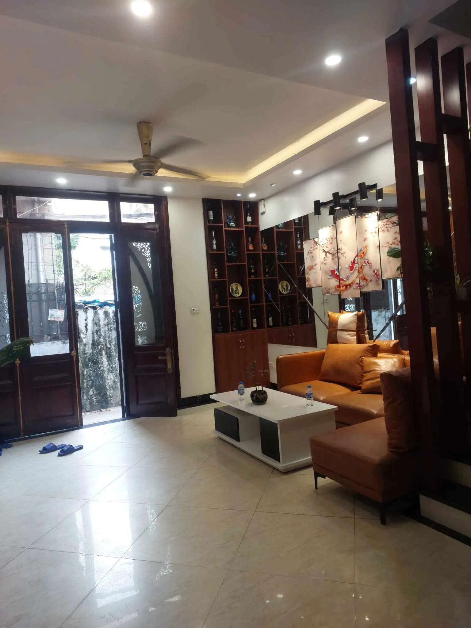 Nhà đẹp Hoa Lâm – 5 tầng còn mới, vị trí cực thuận tiện, gần BigC, trường học, bệnh viện. Giá chỉ 7 tỷ!
