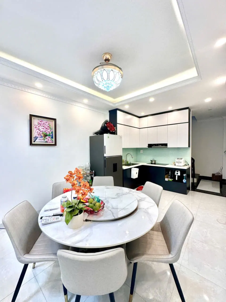 ✨ Bán nhà Bồ Đề – 32m², 6 tầng, giá 8.85 tỷ ✨ Vị trí siêu đẹp: Gần cầu Chương Dương, vài phút sang Hoàn Kiếm, Ba Đình.