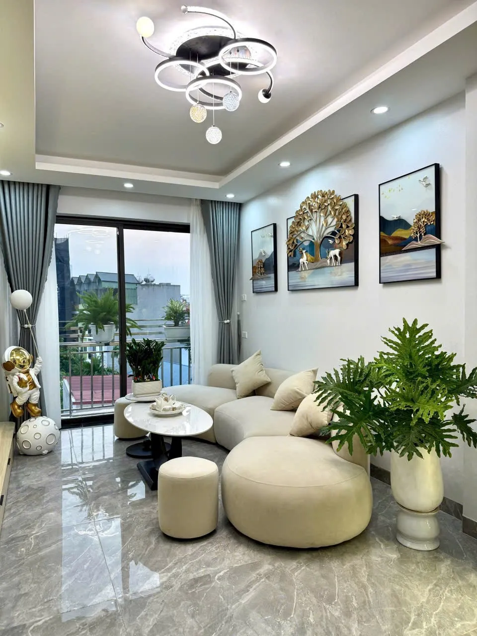 “Một căn nhà – đủ đầy cho cả 3 thế hệ!” Ngọc Thụy, 51m² – 6 tầng thang máy, gara ô tô, full nội thất. Ở sướng, kinh doanh đỉnh, đầu tư lời chắc