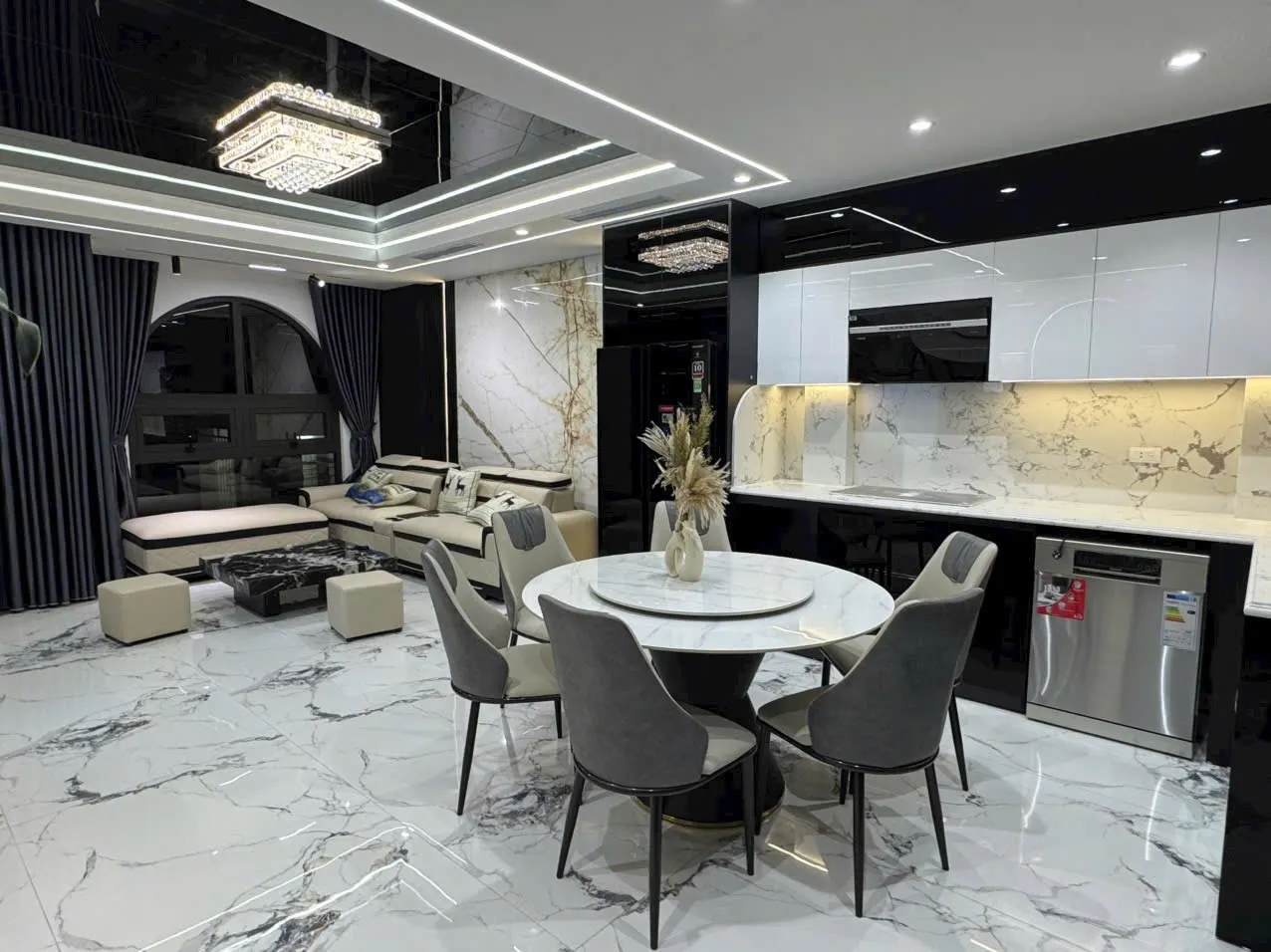 ✨ ĐẲNG CẤP – NỘI THẤT 5 SAO – THANG MÁY – VIEW ĐỈNH ✨