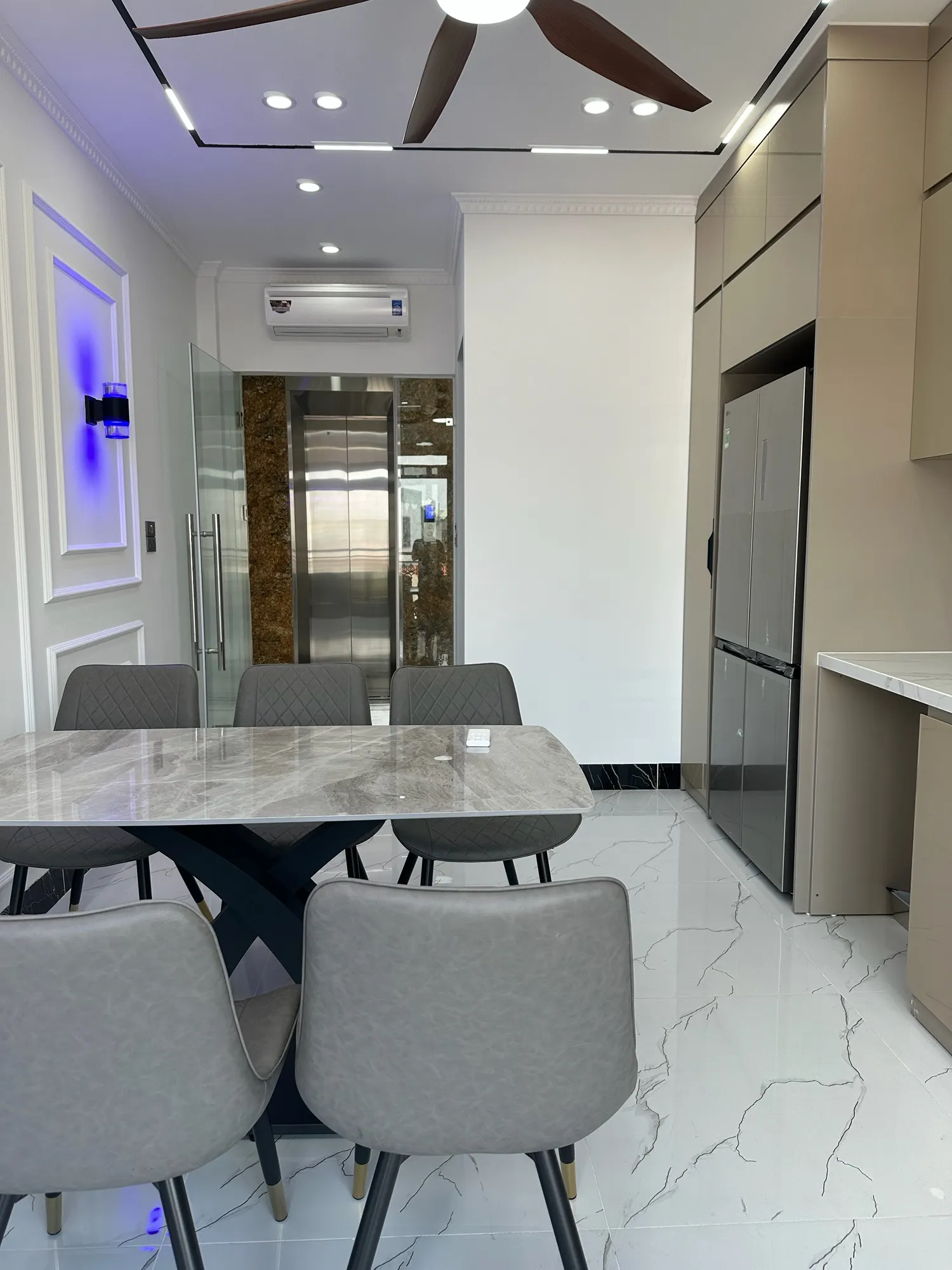 NHÀ MỚI 6 TẦNG NGỌC THỤY Thang máy nhập khẩu – 2 mặt thoáng Nội thất cao cấp – sang trọng từng chi tiết Vài bước ra phố – an sinh tuyệt đỉnh