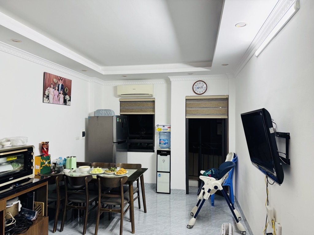 Bán Nhà Thạch Bàn, LongBiên 6T, 35m2, chỉ 8,48 tỷ (Lô góc, ô tô đỗ cửa)