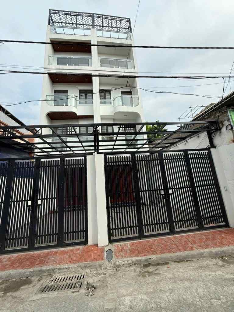 bán nhà Hoa Lâm-Việt Hưng, 83m x 5 tầng, thang máy, gara, nở hậu, 6 ngủ khép kín, dòng tiền 400tr/năm