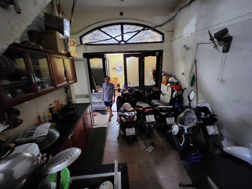 Bán 75M mặt ngõ trại cá tặng nhà kinh doanh hoàng mai