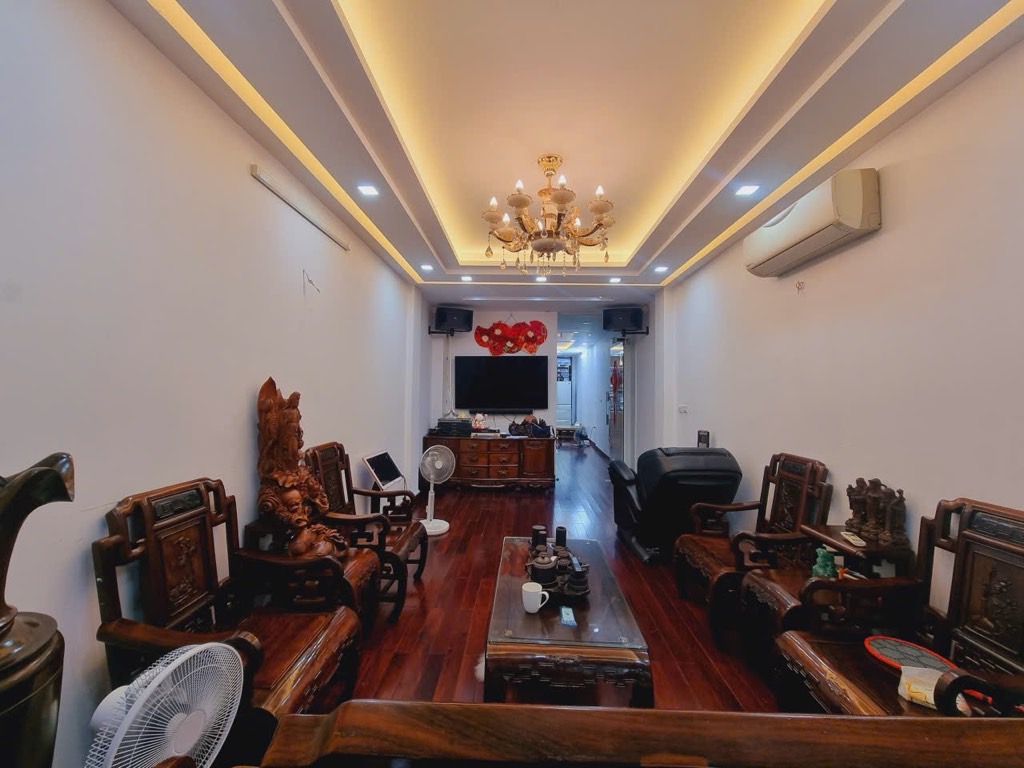 Bán căn Đống Đa mặt ngõ oto kinh doanh sầm suất