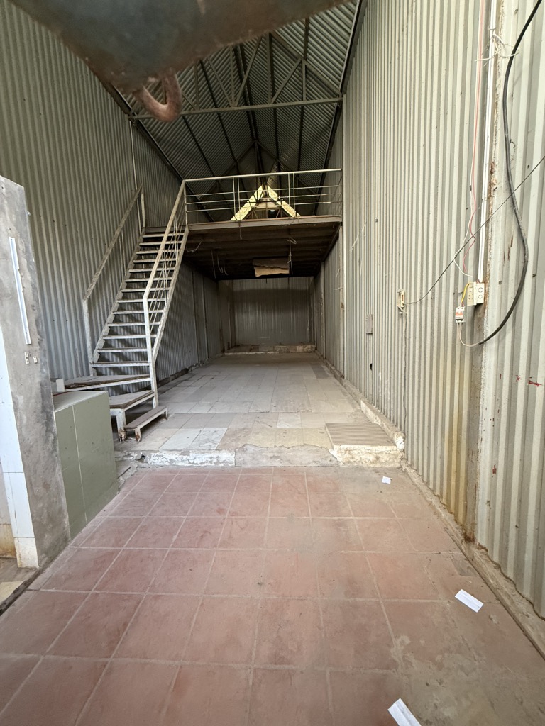 Bán nhà C4 ngay công viên ngọc thuỵ, 61m vuông vắn hơn 8 tỷ còn tl. LH 0936123469