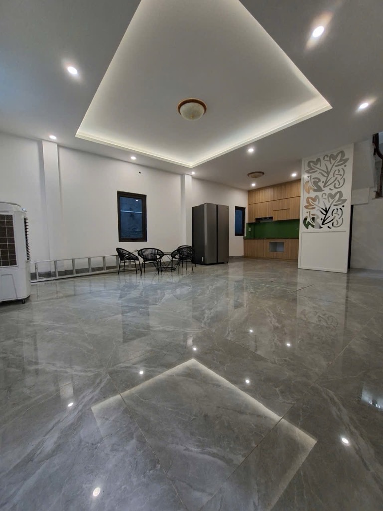 Bán nhà 46m x 5T tại Đức Giang, 10m ra oto tránh giá đầu tư chỉ nhỉnh 6 tỷ. LH 0936123469