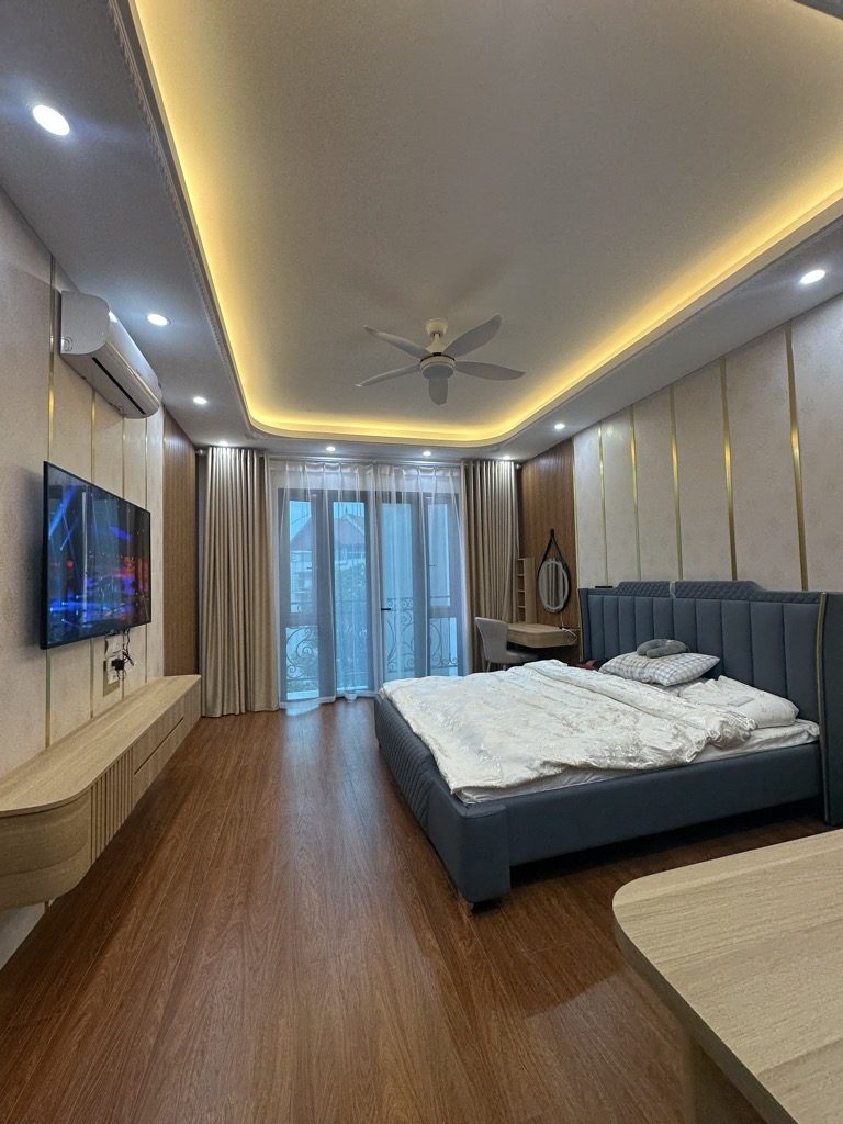 BÁN NHÀ NGỌC THUỴ- THANG MÁY-55M-NHỈNH12 TỶ