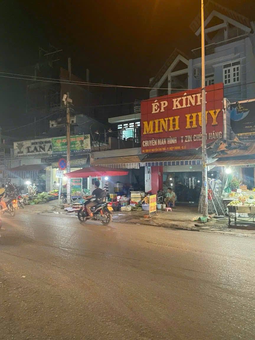 BÁN NHÀ MẶT TIỀN CHỢ HL80B NGAY CỔNG KCN HIỆP THÀNH 4.5X24M ĐÚC 4 TẤM