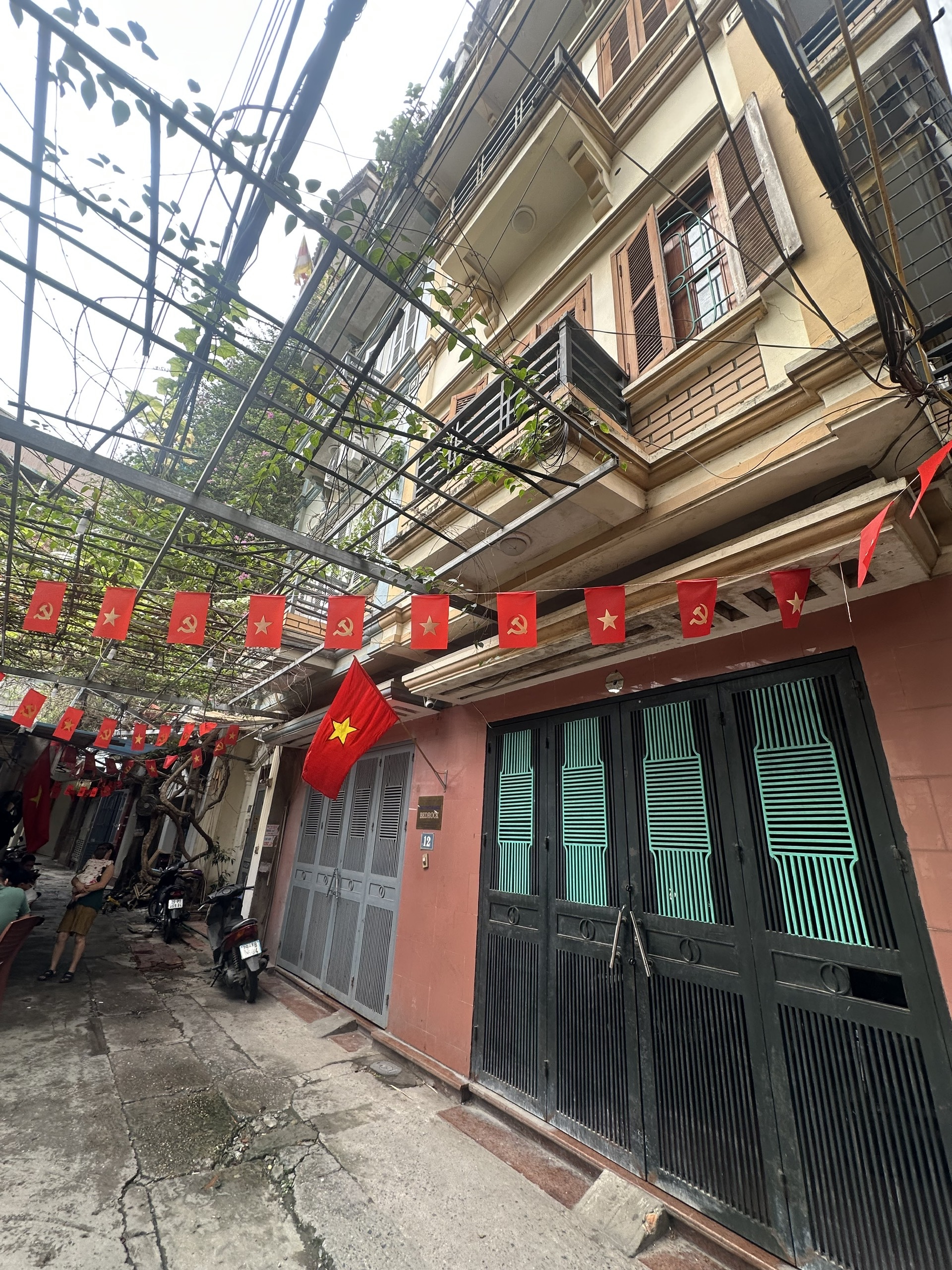 NHÀ PHÂN LÔ - NGÕ THÔNG – Ô TÔ TRÁNH - 50M RA PHỐ DƯƠNG QUẢNG HÀM _ 4 TẦNG – 48M2 – 15,8 TỶ