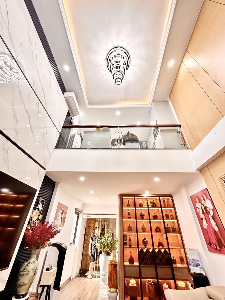 Nhà phố Xuân La 54m2, 6 tầng, thang máy, ô tô đỗ cửa, kinh doanh mọi loại hình