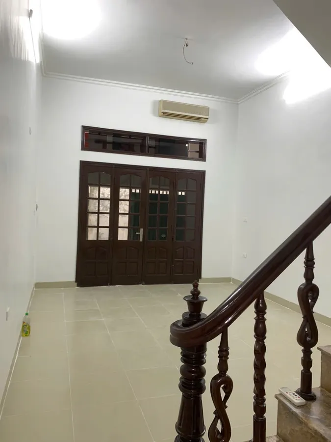 BÁN NHÀ RIÊNG Phố Ngô Gia Tự 57m2 X 5 tầng 7.5 tỷ Long Biên Hà Nội.