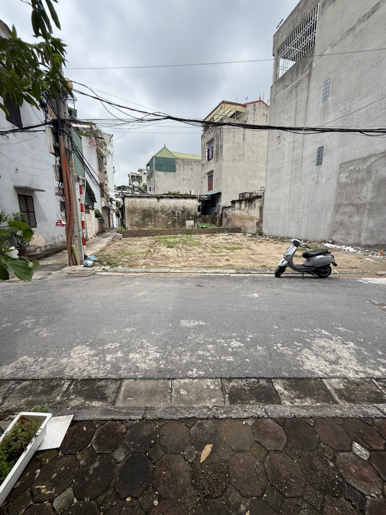 Bán đất Ngọc Thuỵ 66m lô góc, oto tránh thông giá hơn 16 tỷ còn tl. LH 0936123469