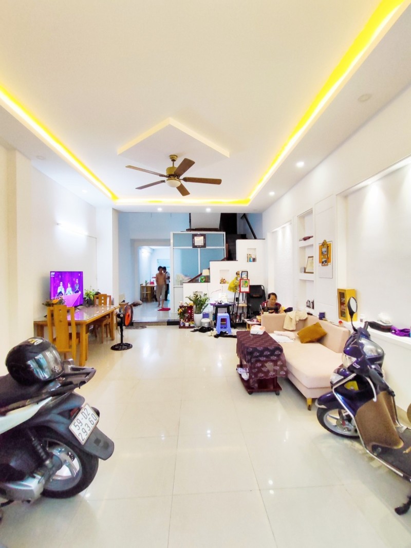 Bán nhà HXH 5x19m, 4 tầng, 6PN, Bình Trưng Tây, Q.2. SH. Giá 9.9 tỷ. LH: 0933125879